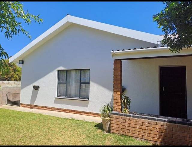 3 BEDROOM HOUSE FOR SALE IN SANDBAAI